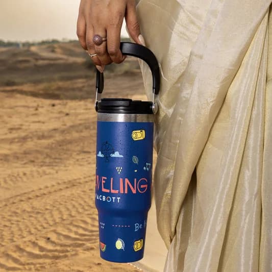 Vacuum EverSip® Wanderlust Tumbler with Top Lid Handle 900 ml with Dual Flip Opening Sip-Swig Leakproof Lid — Vitrified Tableware Angle 1 | Prince Ceramics Khurja