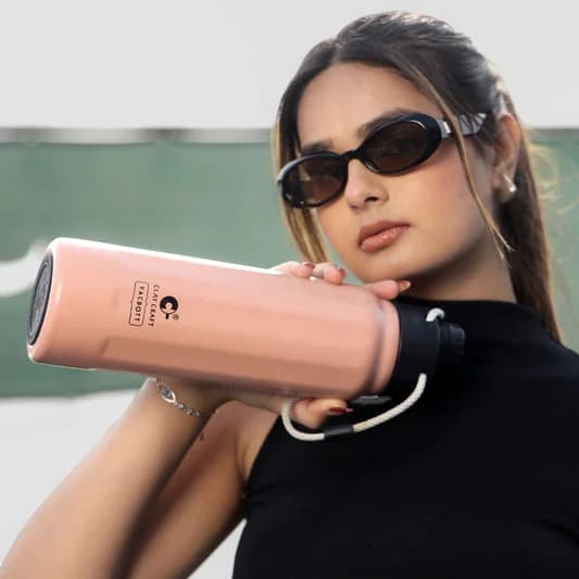 Marko Sage Vacuum Insulated Double Walled Water Bottle 18 Hrs Hot & 24 Hrs Cold Stainless Steel Flask, BIS Certified, 900ml — Vitrified Tableware Angle 1 | Prince Ceramics Khurja